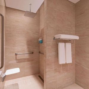 Superior  City Side King Room Mobility accessible